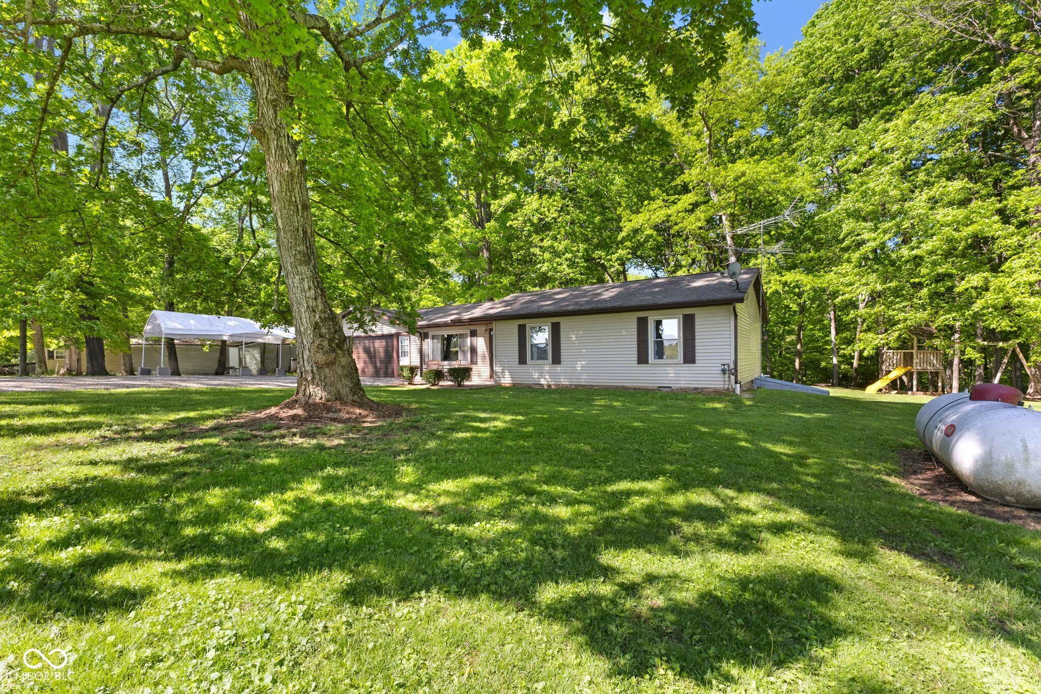 6759 North Maple Grove Road Bloomington, IN 47404 - Photo 3 of 31