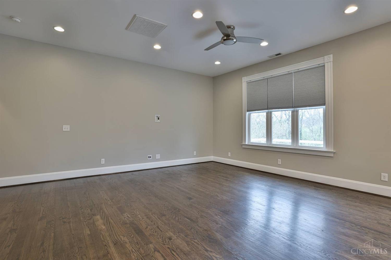 257 Compton Road Wyoming, OH 45215 - Photo 16 of 65