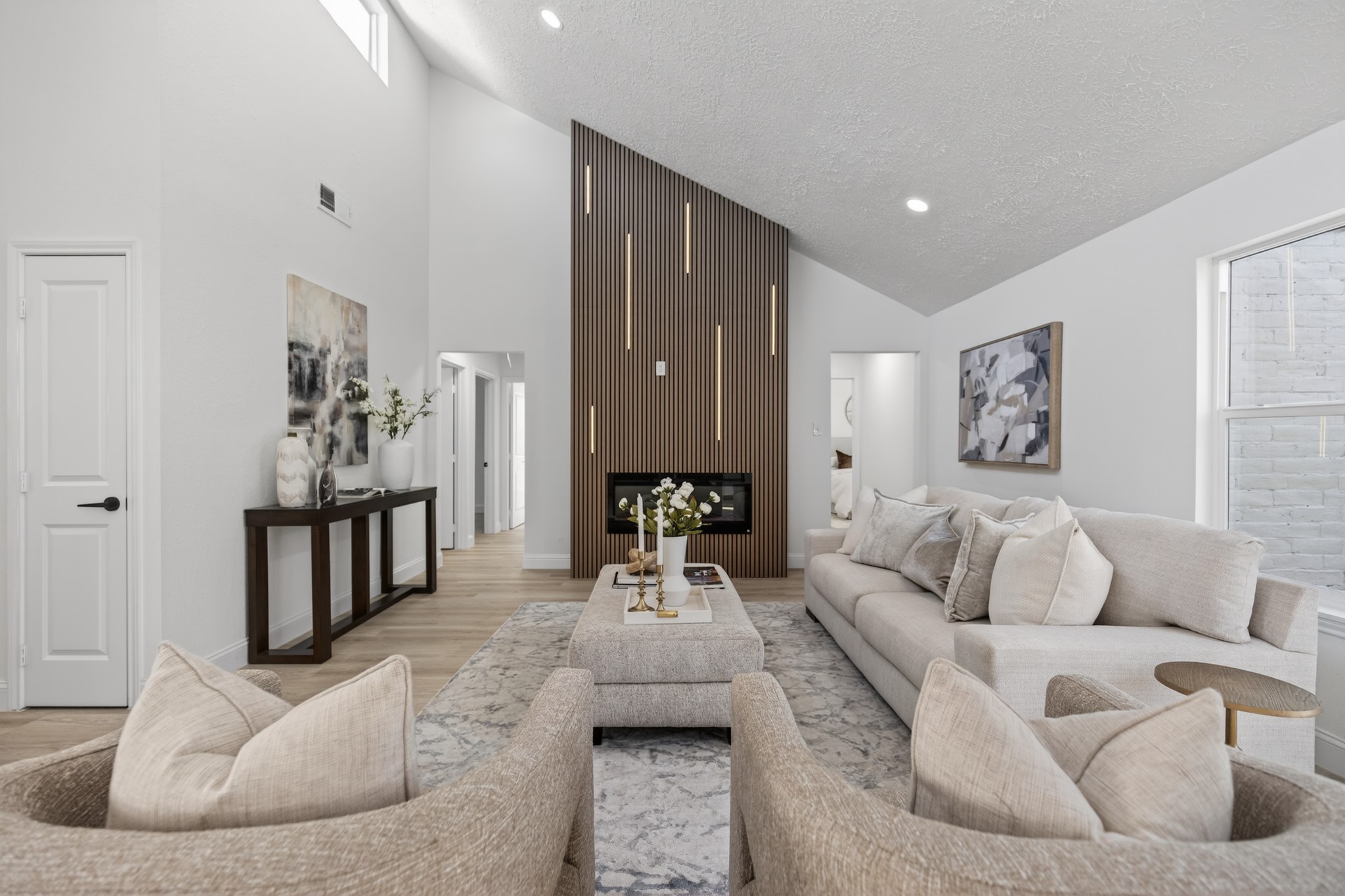 6207 Rollingbrook Drive Houston, TX 77096 - Photo 3 of 47