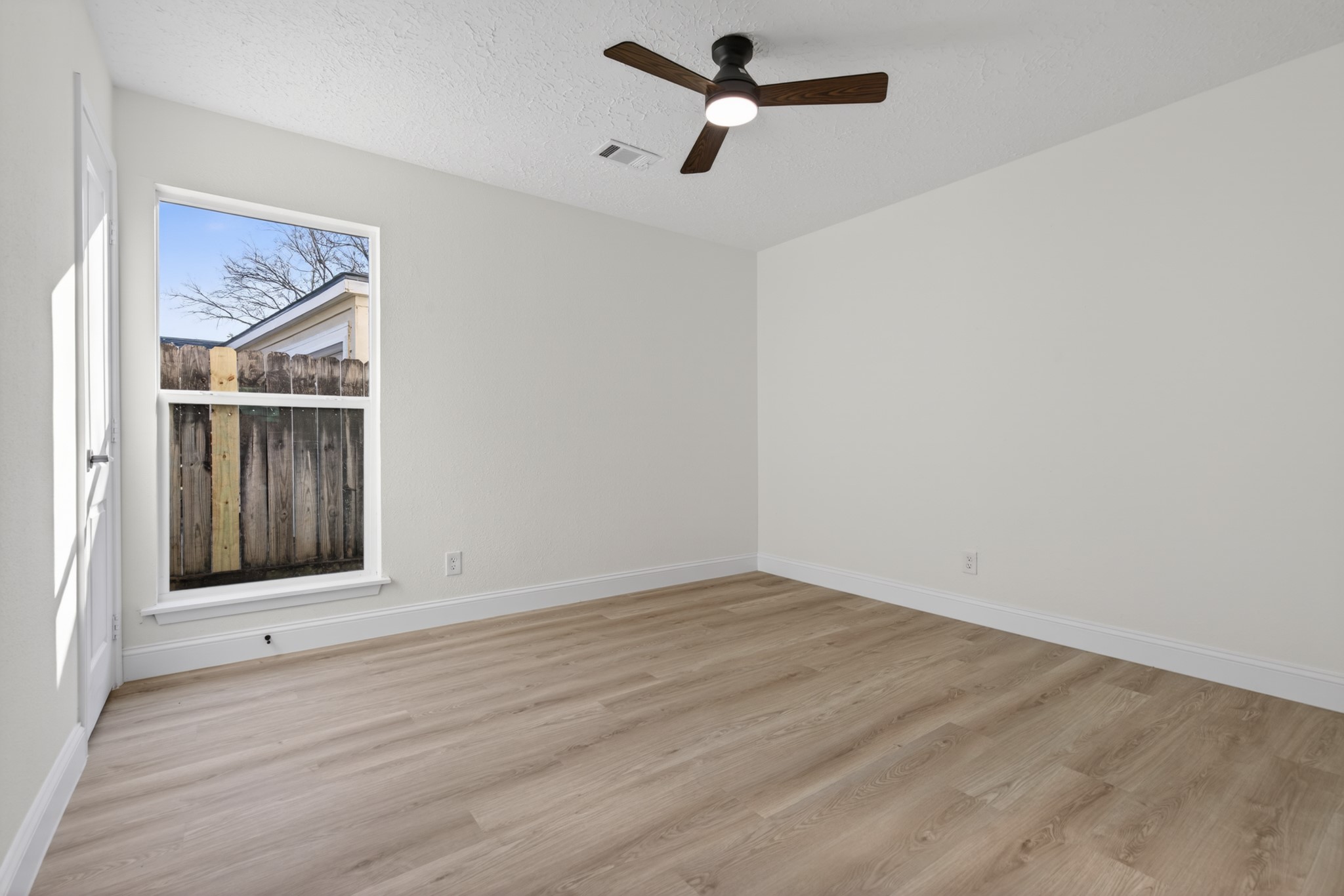 6207 Rollingbrook Drive Houston, TX 77096 - Photo 32 of 47