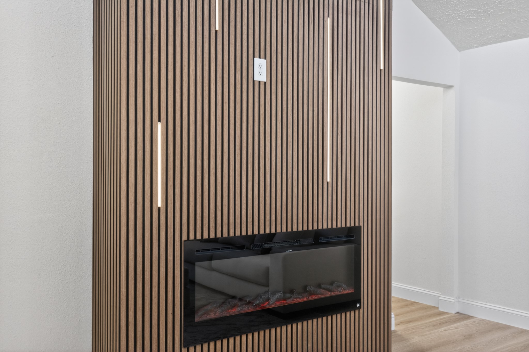 6207 Rollingbrook Drive Houston, TX 77096 - Photo 6 of 47