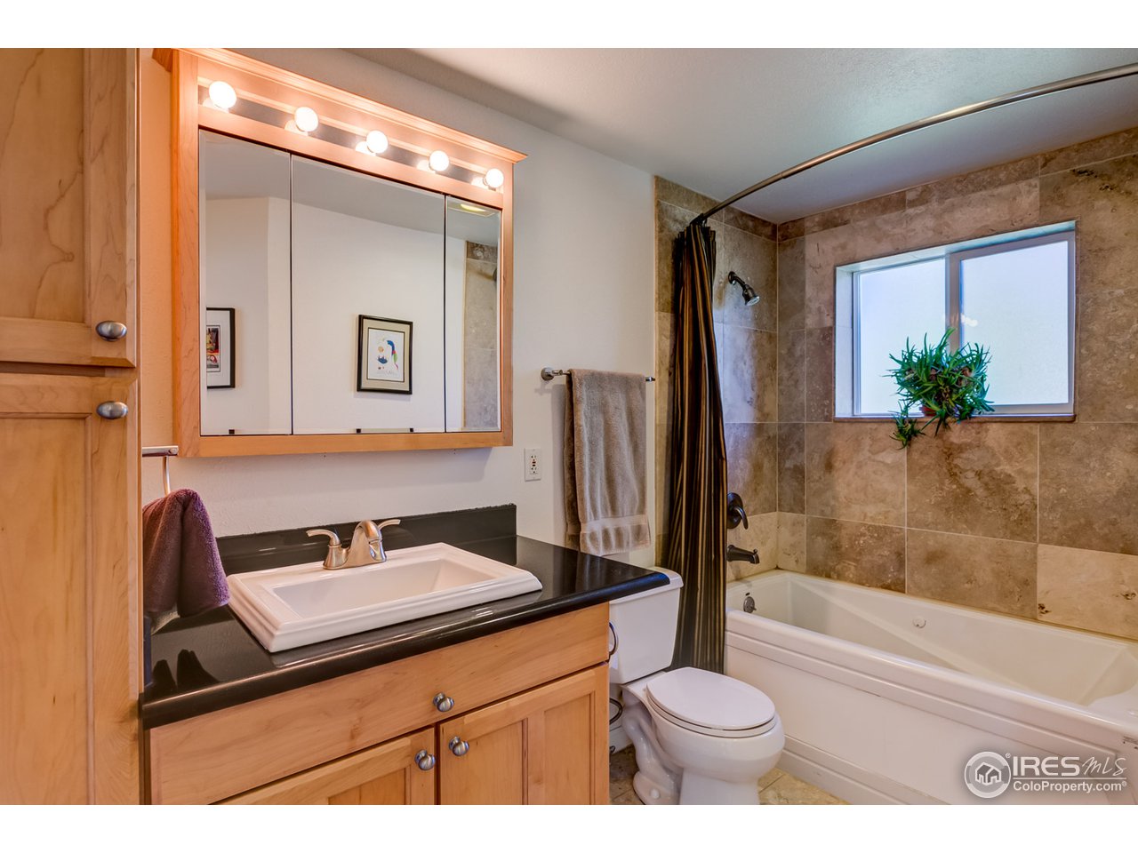 2635 Stephens Road Boulder, CO 80305 - Photo 16 of 25 Upper Bath