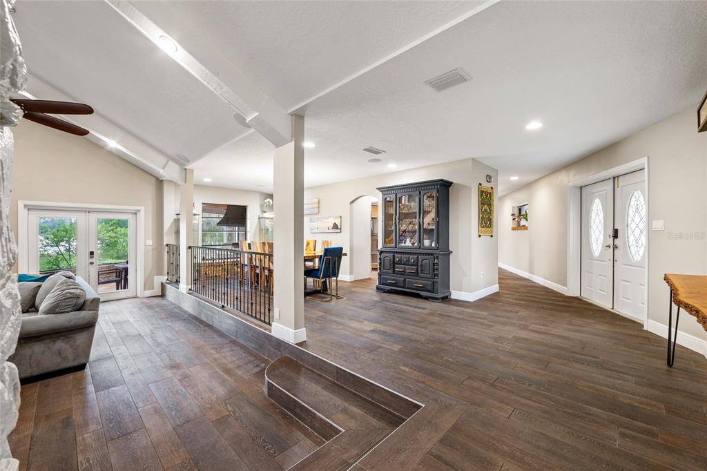 602 Druid Way Lutz, FL 33548 - Photo 4 of 81