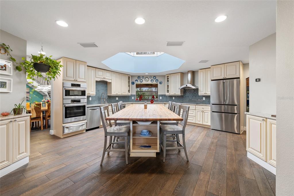 602 Druid Way Lutz, FL 33548 - Photo 7 of 81