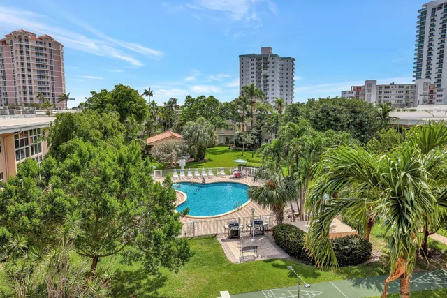 $369,000 | 1481 South Ocean Boulevard, Unit 413A, Lauderdale-by-the-Sea, FL 33062