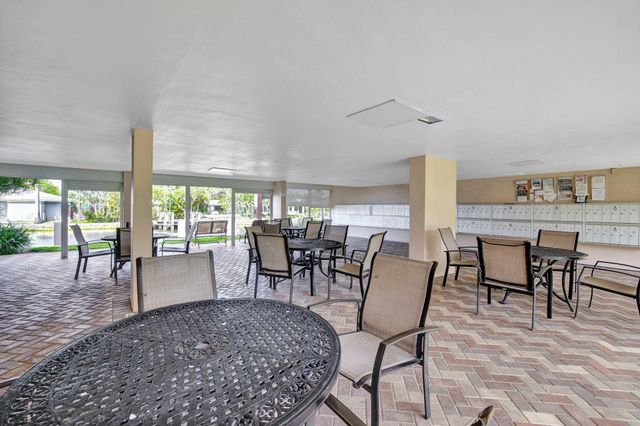 $369,000 | 1481 South Ocean Boulevard, Unit 413A, Lauderdale-by-the-Sea, FL 33062