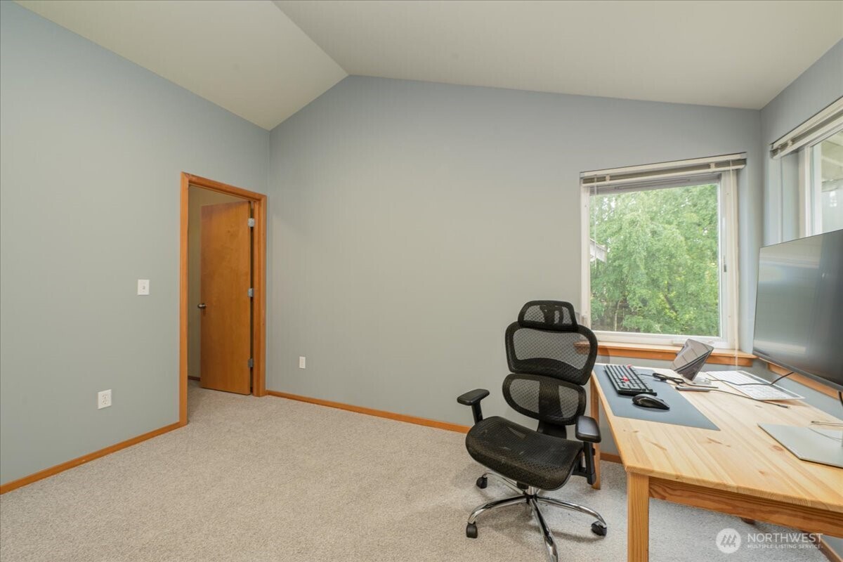 1145 North 91st Street, Unit A Seattle, WA 98103 - Photo 18 of 28