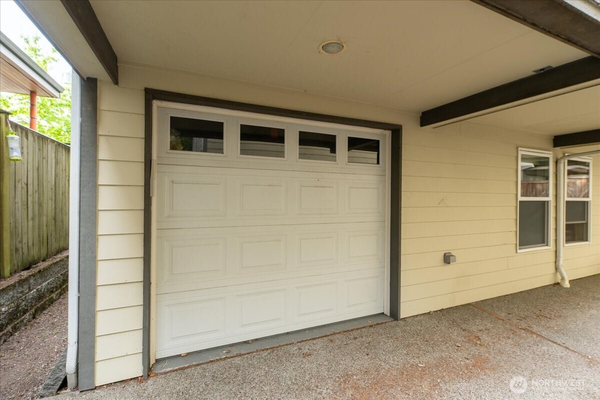 1145 North 91st Street, Unit A Seattle, WA 98103 - Photo 27 of 28