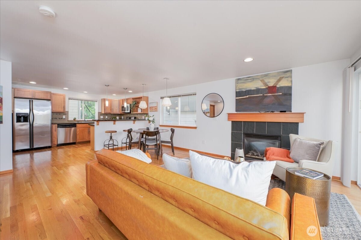 1145 North 91st Street, Unit A Seattle, WA 98103 - Photo 5 of 28