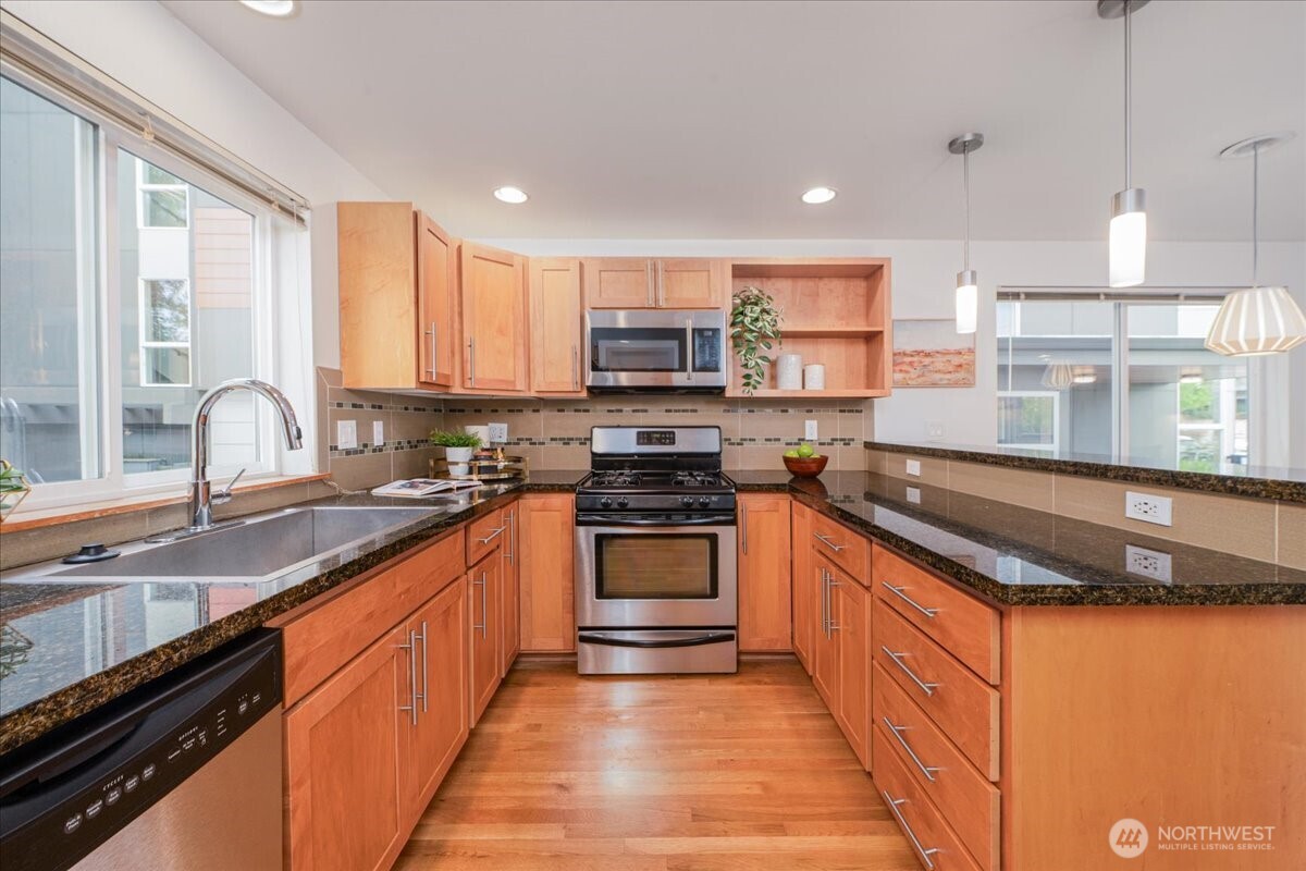 1145 North 91st Street, Unit A Seattle, WA 98103 - Photo 9 of 28