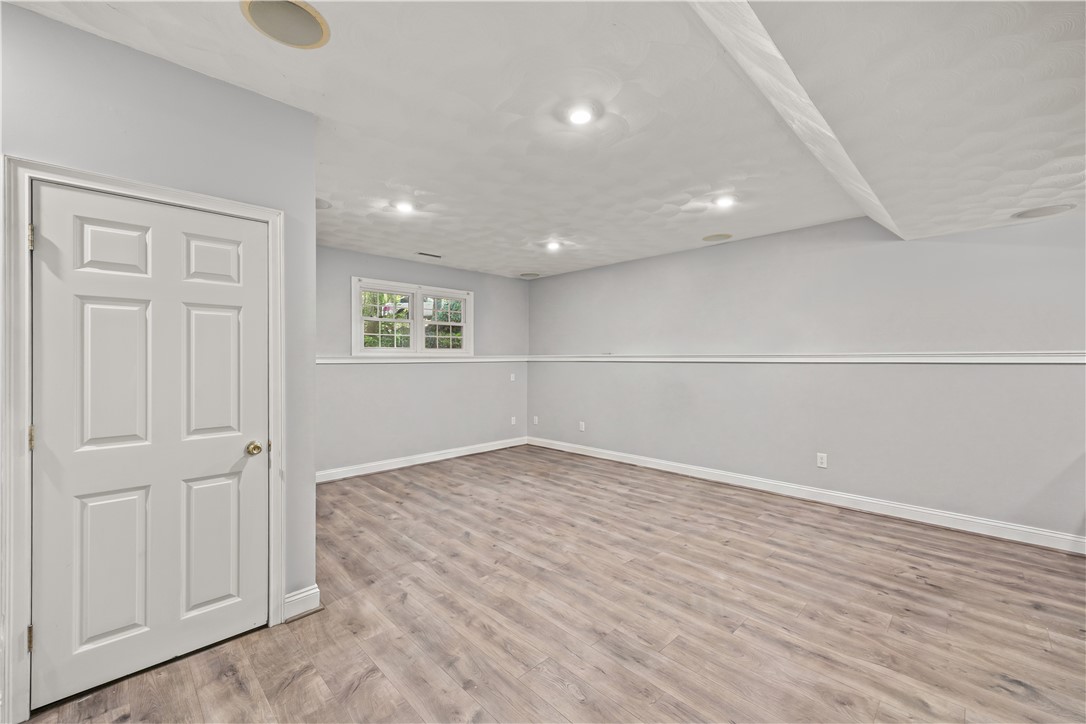 233 Old Oxford Road North Smithfield, RI 02896 - Photo 27 of 34