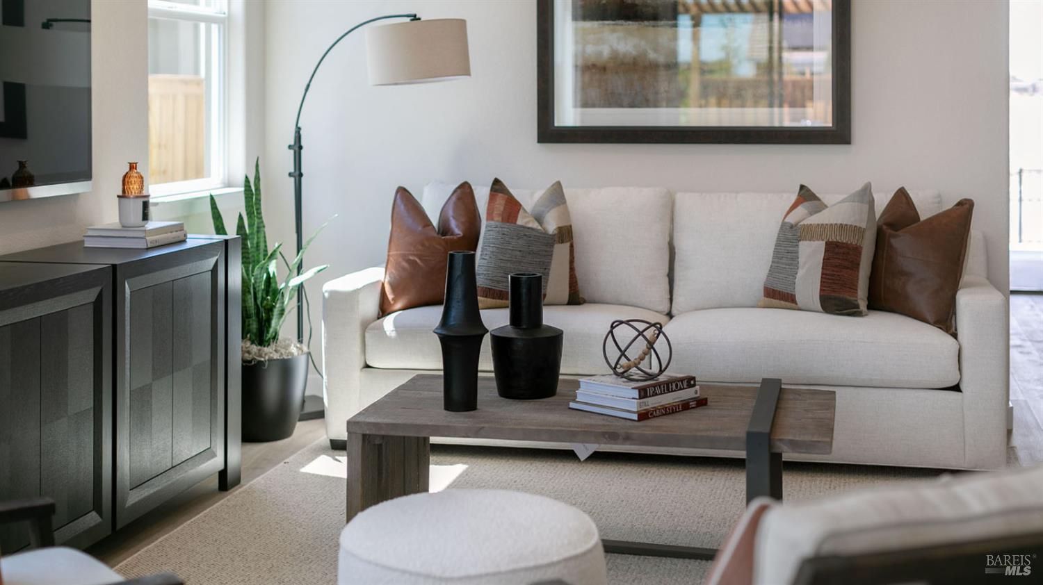 2640 Hopscotch Street Rio Vista, CA 94571 - Photo 29 of 51 a living room with furniture and a mirror