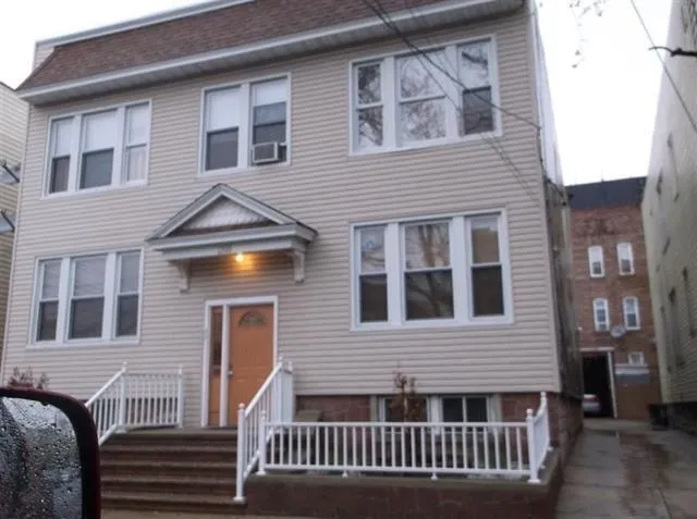 $1,750 | 268 Lexington Avenue, Unit 1L, Jersey City, NJ 07304