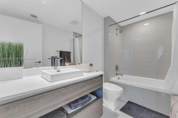 $2,750 | 1100 South Miami Avenue, Unit 3605, Miami, FL 33130