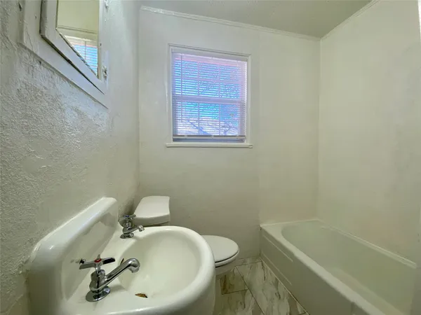 $1,600 | 5009 Avenue G, Unit A, Austin, TX 78751