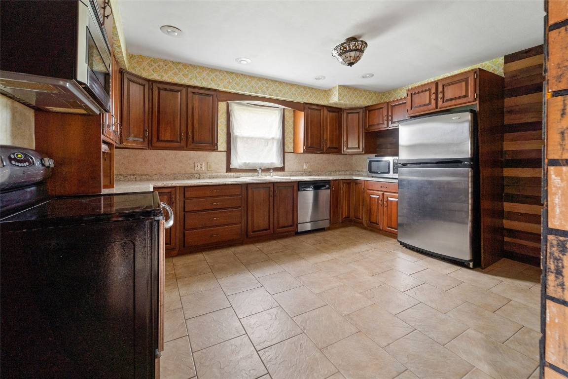 149 Vestal Road Vestal, NY 13850 - Photo 7 of 16 Gallery Image 7