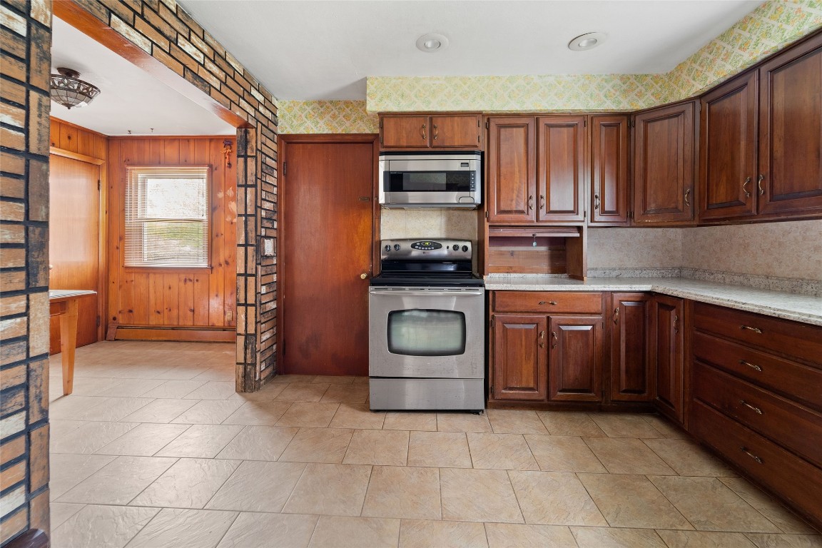 149 Vestal Road Vestal, NY 13850 - Photo 8 of 16 Gallery Image 8