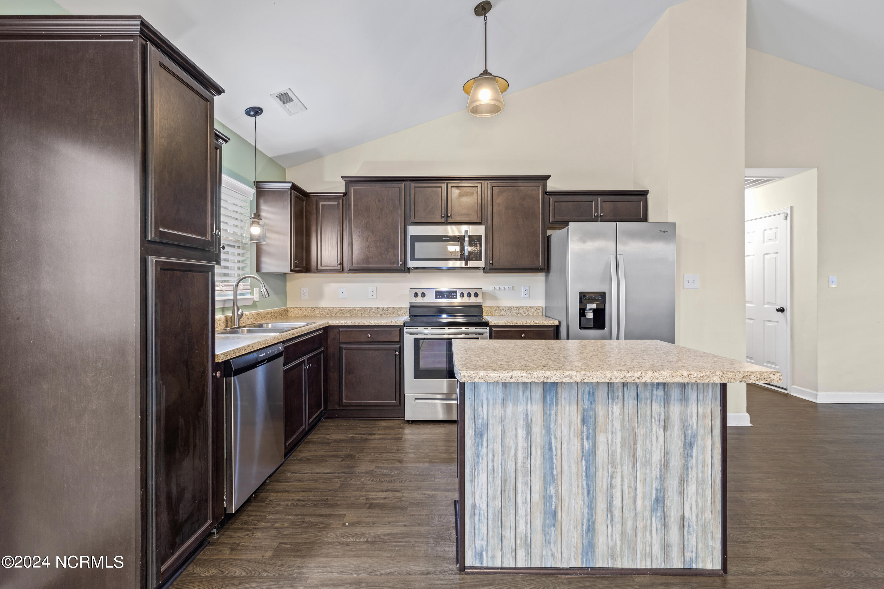 115 Barnhouse Road Jacksonville, NC 28546 - Photo 6 of 19 0W2A6308
