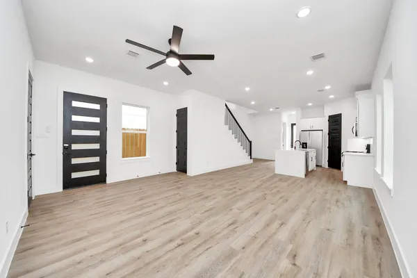 $2,500 | 3308 Hardy Street, Houston, TX 77009