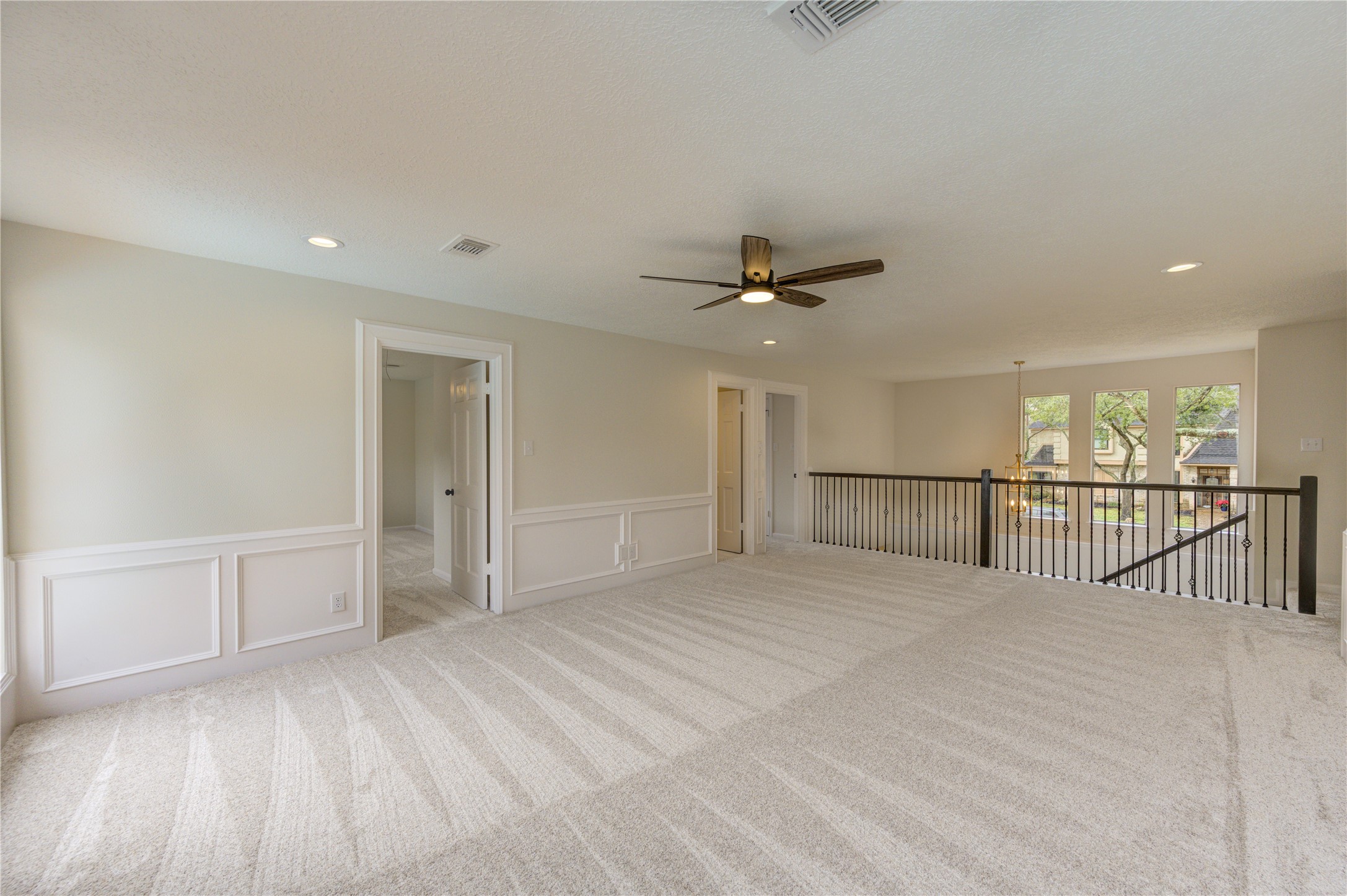 12015 Laneview Drive Houston, TX 77070 - Photo 40 of 40 a view of a livingroom with a ceiling fan