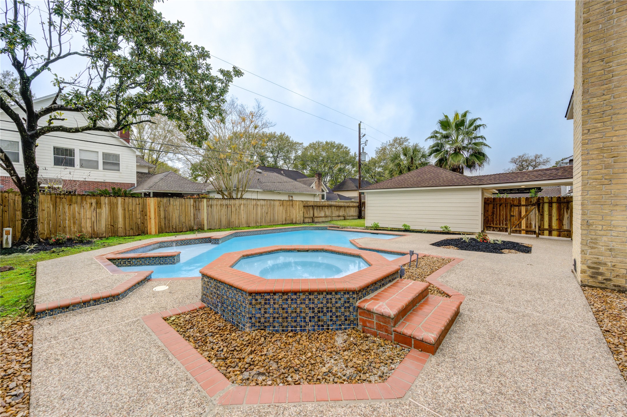 12015 Laneview Drive Houston, TX 77070 - Photo 35 of 40 a view of a backyard with swimming pool