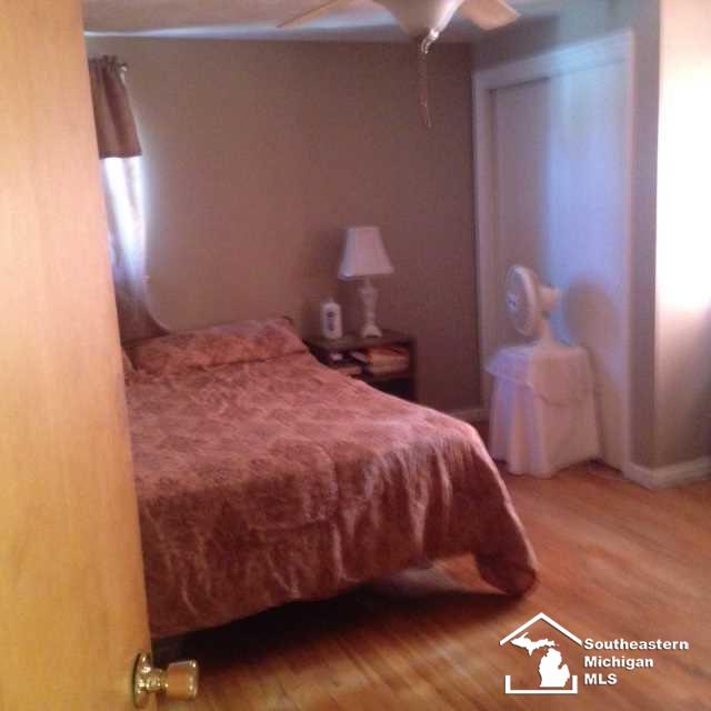 5837 Venice Road Newport, MI 48166 - Photo 9 of 11 20459158-8.JPG