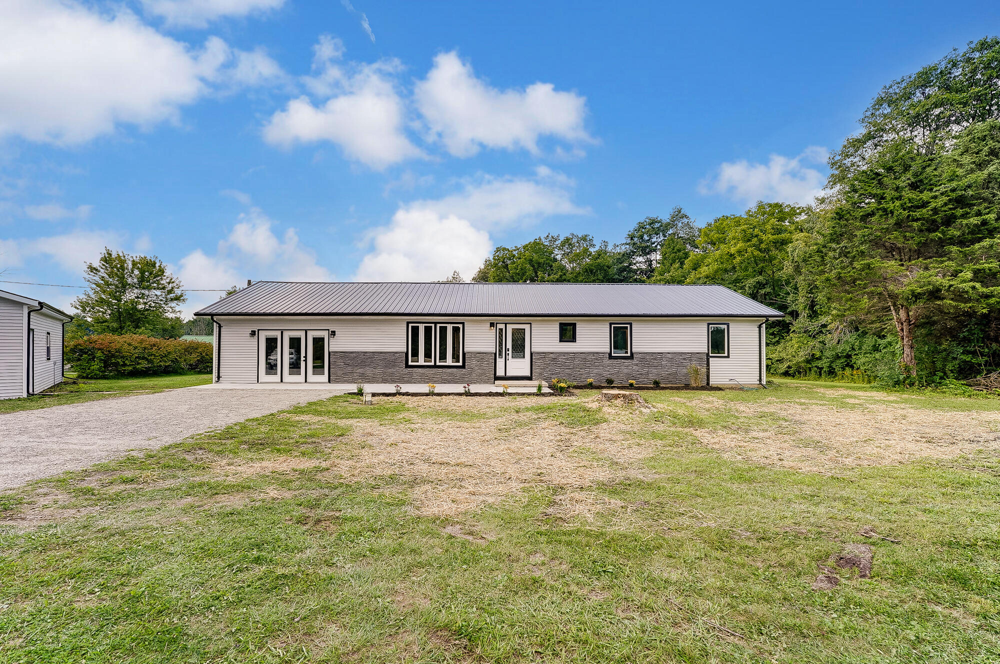 8155 Springfield Jamestown Road Springfield, OH 45502 - Photo 7 of 57