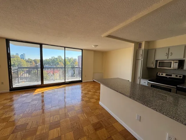 $3,500 | 50 Longwood Avenue, Unit 712, Brookline, MA 02446