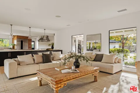 $4,595,000 | 803 Country Club Drive, Ojai, CA 93023