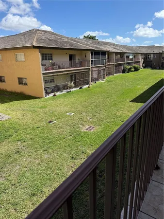 $2,200 | 8851 Northwest 119th Street, Unit 22132, Hialeah Gardens, FL 33018