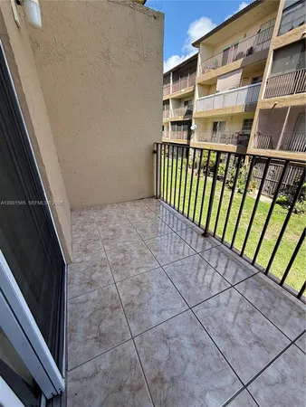 $2,200 | 8851 Northwest 119th Street, Unit 22132, Hialeah Gardens, FL 33018