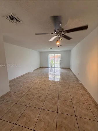 $2,200 | 8851 Northwest 119th Street, Unit 22132, Hialeah Gardens, FL 33018