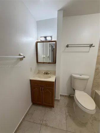 $2,200 | 8851 Northwest 119th Street, Unit 22132, Hialeah Gardens, FL 33018