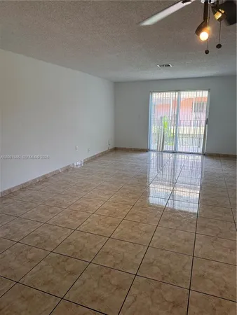 $2,200 | 8851 Northwest 119th Street, Unit 22132, Hialeah Gardens, FL 33018