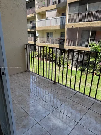 $2,200 | 8851 Northwest 119th Street, Unit 22132, Hialeah Gardens, FL 33018