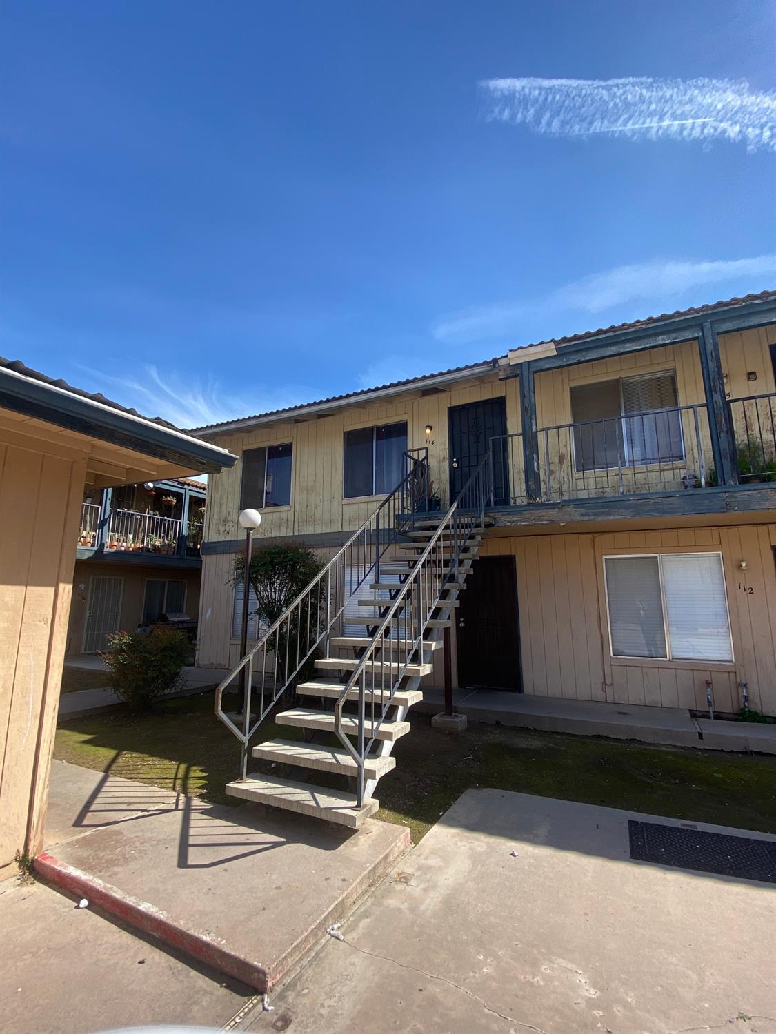 657 West Parlier Avenue, Unit 114 Reedley, CA 93654 - Photo 2 of 3 a view of entryway