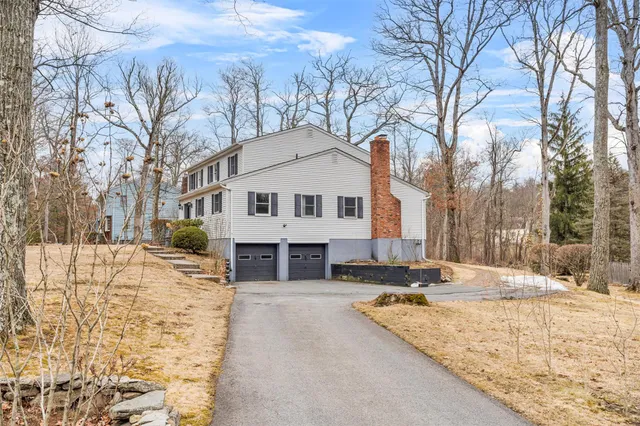 $689,950 | 10 Leone Court, Woodbury, NY 10930