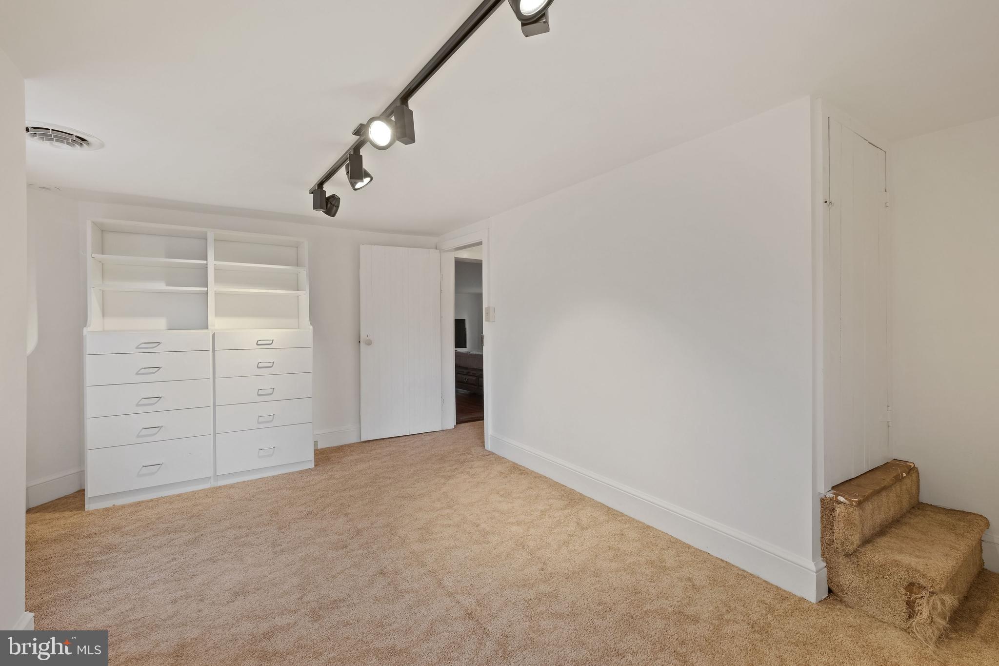 13500 Loy Wolfe Road Smithsburg, MD 21783 - Photo 20 of 34 Gallery Image 20