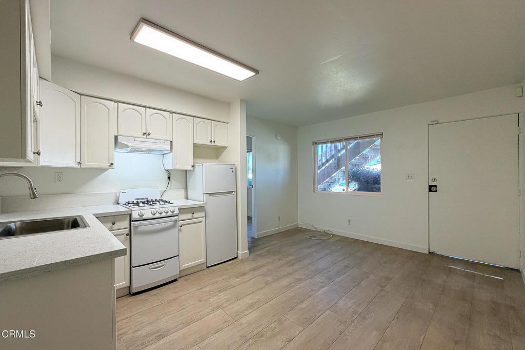 3901 Saviers Road, Unit 1 Oxnard, CA 93033 - Photo 2 of 15