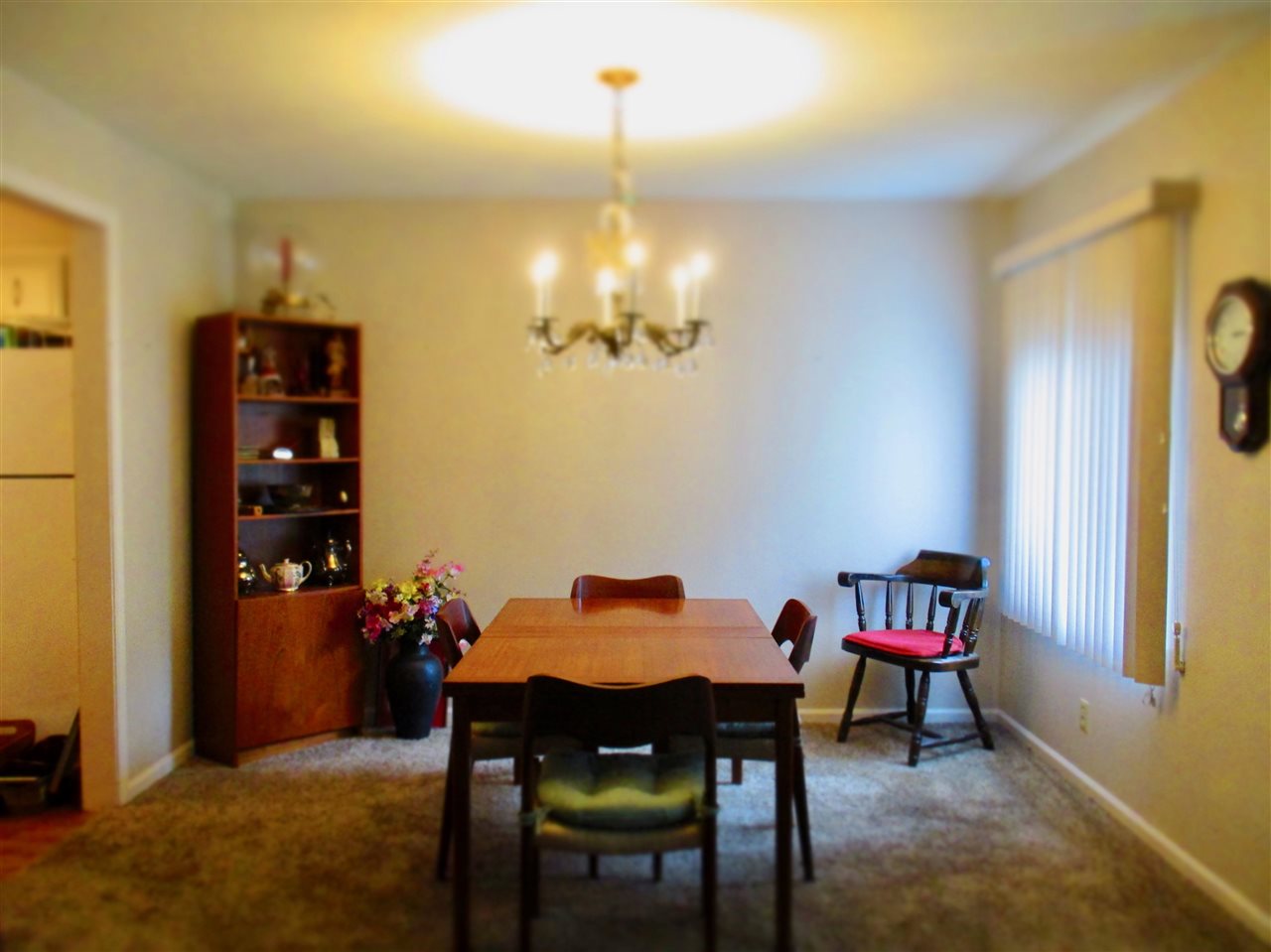 5548 Spring Brook Road, Unit G1 Rockford, IL 61114 - Photo 10 of 15 a dining room with furniture and window