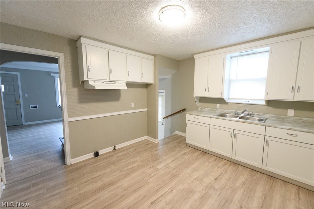 11606 Crofton Road Garfield Heights, OH 44125 - Photo 5 of 23