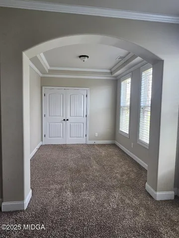 a view of empty room with window