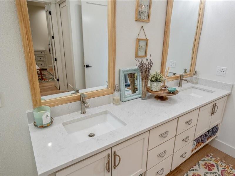 8701 Zebra Crossing Larue, TX 75770 - Photo 19 of 39 Master bathroom
