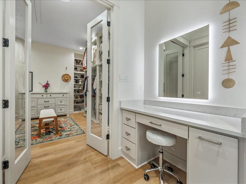 8701 Zebra Crossing Larue, TX 75770 - Photo 21 of 39 Entry to closet area