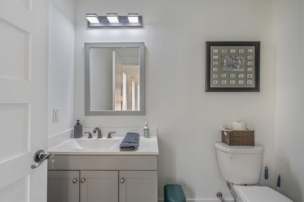 8701 Zebra Crossing Larue, TX 75770 - Photo 34 of 39 Half bath for workshop and flex room
