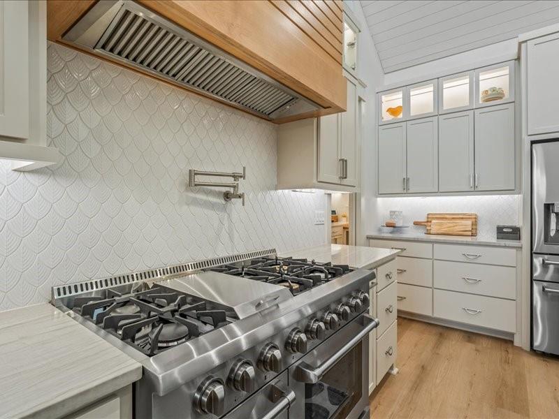 8701 Zebra Crossing Larue, TX 75770 - Photo 8 of 39 Upscale Thor cook range