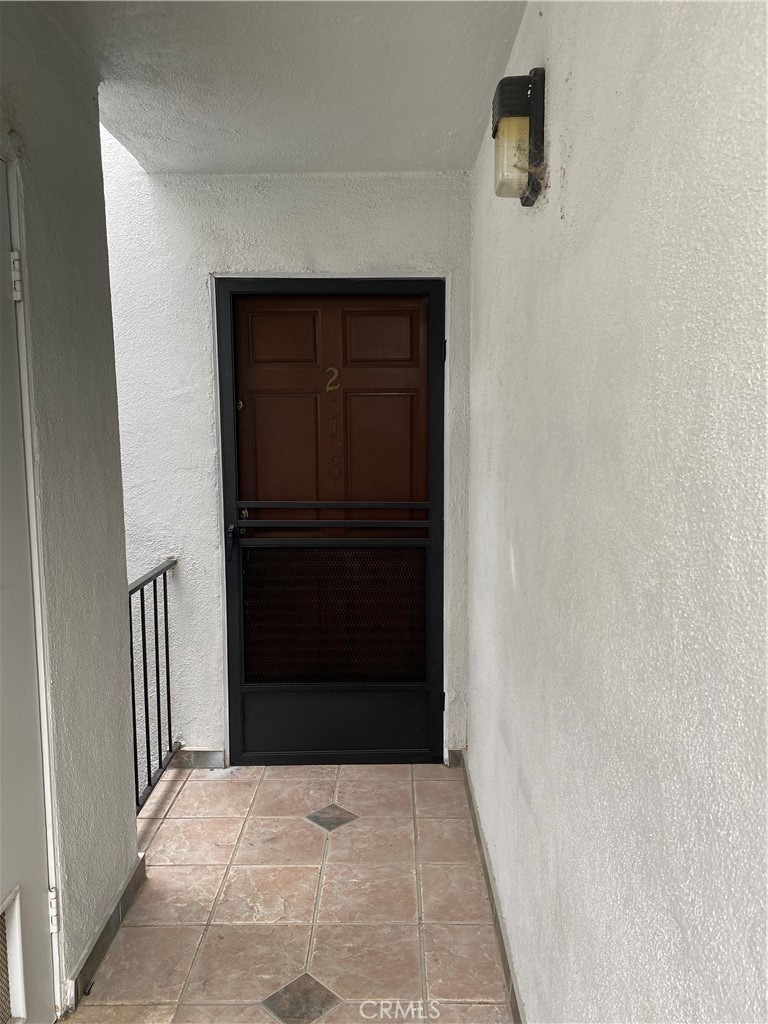 18645 Hatteras Street, Unit 278 Tarzana, CA 91356 - Photo 19 of 37 a view of entryway