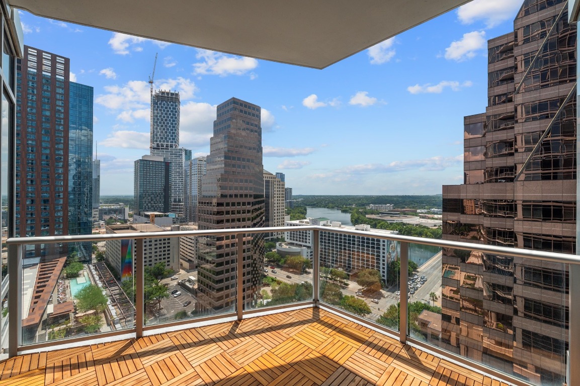 200 Congress Avenue, Unit 19F Austin, TX 78701 - Photo 6 of 40 a view of balcony with city view