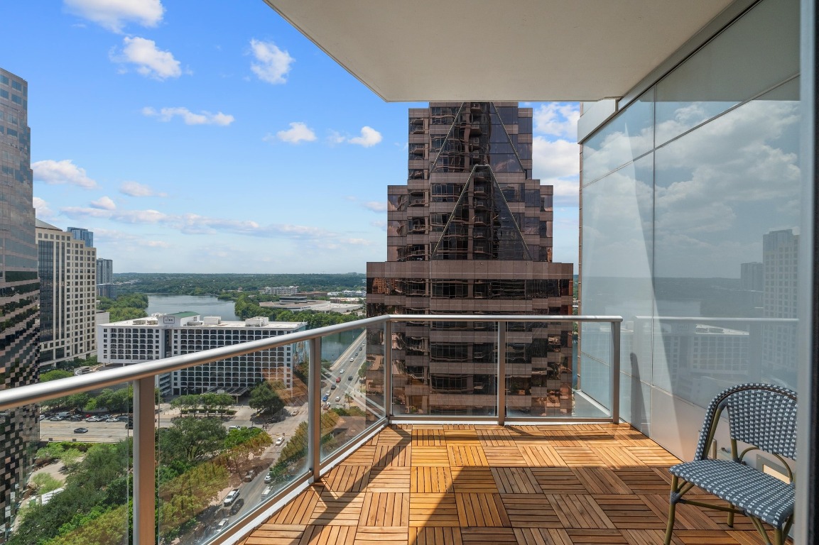 200 Congress Avenue, Unit 19F Austin, TX 78701 - Photo 7 of 40 a view of balcony with furniture