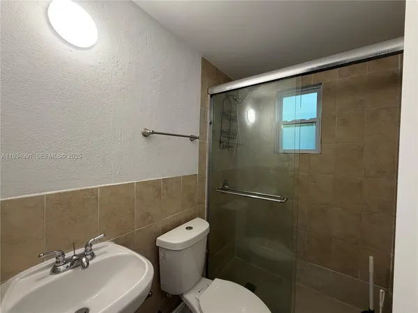 $1,550 | 7928 Harding Avenue, Unit 1, Miami Beach, FL 33141